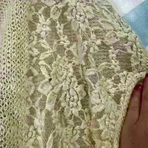 Abercrombie Kids Girls, long sleeve crop top sweater, size XL - Picture 4 of 5